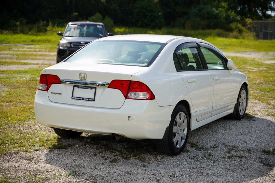 2010 Honda Civic 8th Gen - Image 11 of 12
