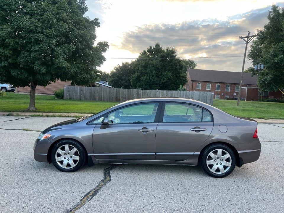 2010 Honda Civic 8th Gen - Image 12 of 19