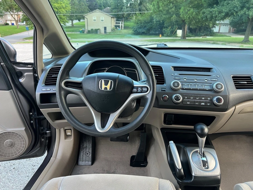 2010 Honda Civic 8th Gen - Image 7 of 19