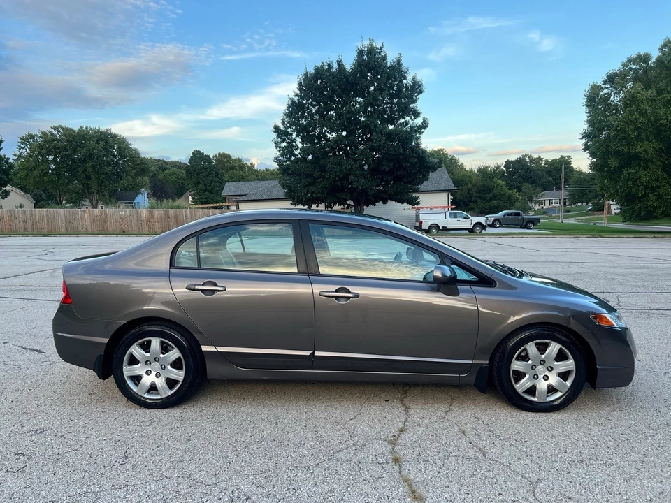2010 Honda Civic 8th Gen - Image 4 of 19