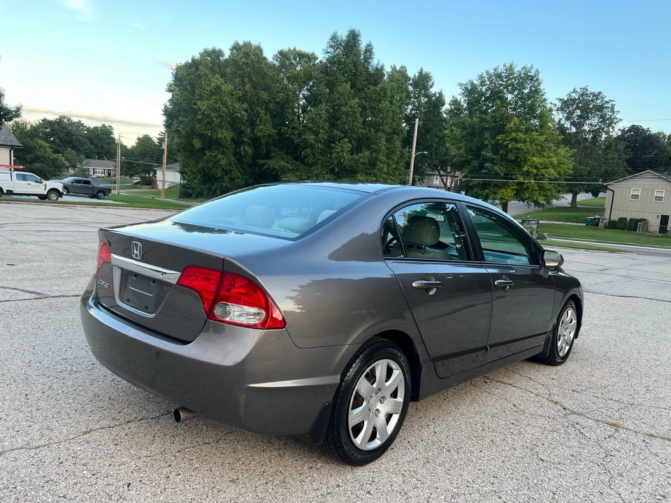 2010 Honda Civic 8th Gen - Image 16 of 19