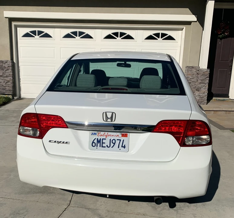 2010 Honda Civic 8th Gen - Image 6 of 15