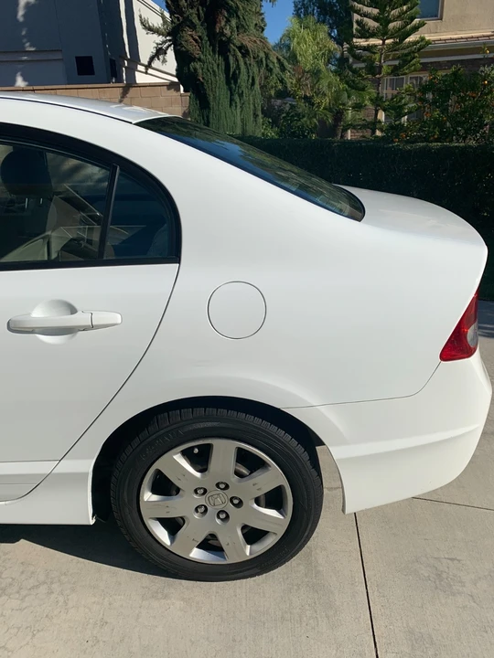 2010 Honda Civic 8th Gen - Image 4 of 15