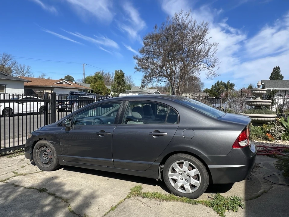 2010 Honda Civic 8th Gen - Image 6 of 11