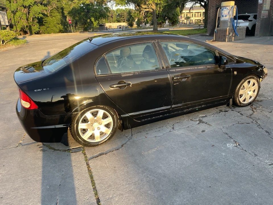 2010 Honda Civic 8th Gen - Image 3 of 7
