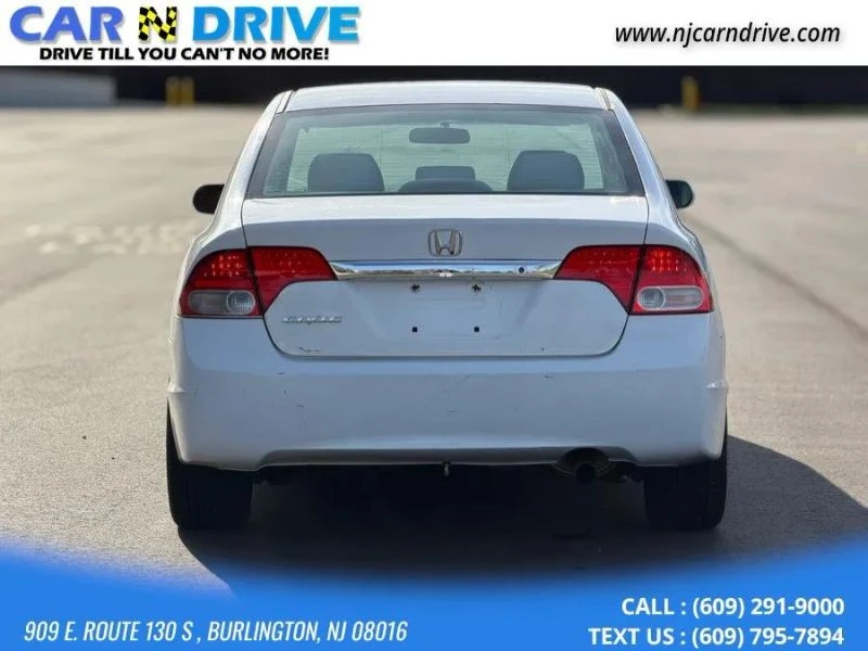 2010 Honda Civic 8th Gen - Image 8 of 12