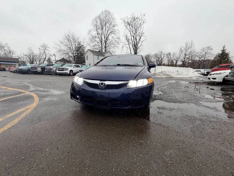 2010 Honda Civic 8th Gen - Image 2 of 12