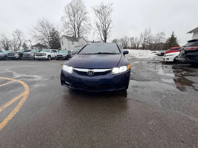 2010 Honda Civic 8th Gen - Image 3 of 12