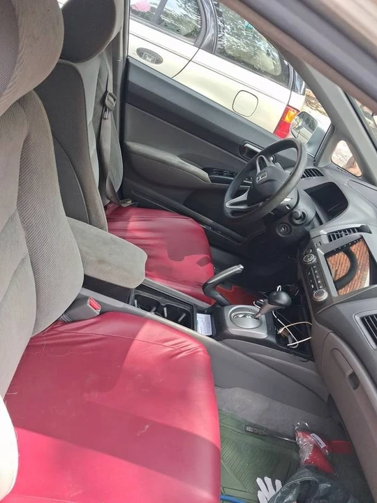 2010 Honda Civic 8th Gen - Image 6 of 11