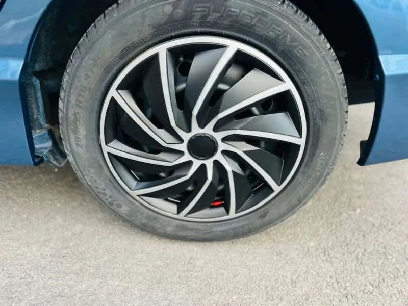 2010 Honda Civic 8th Gen - Image 7 of 12