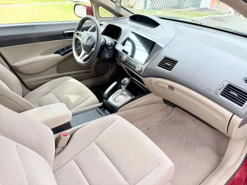 2010 Honda Civic 8th Gen - Image 9 of 12