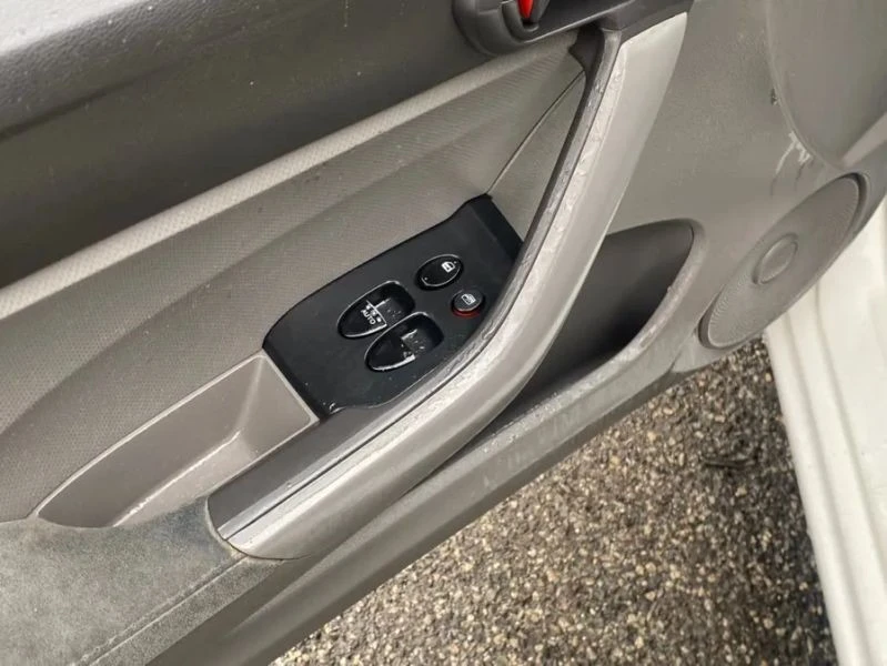 2010 Honda Civic 8th Gen - Image 11 of 12
