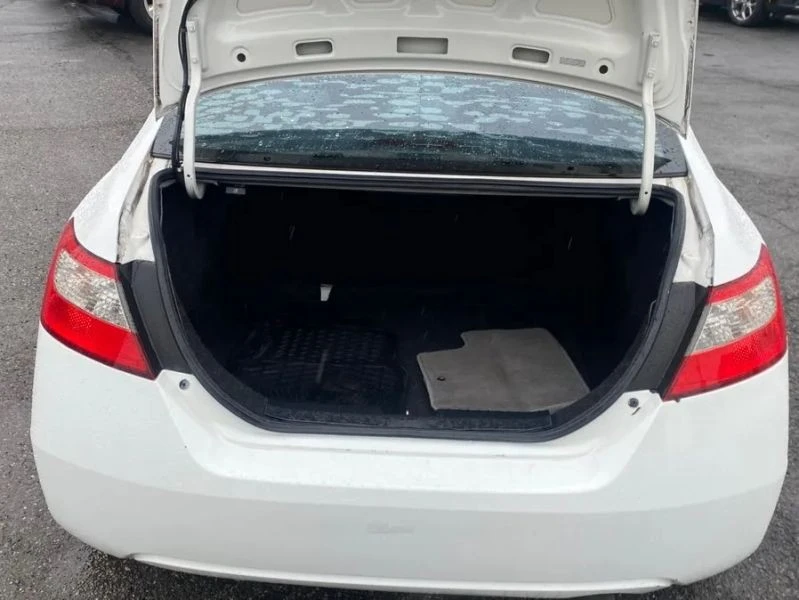 2010 Honda Civic 8th Gen - Image 9 of 12