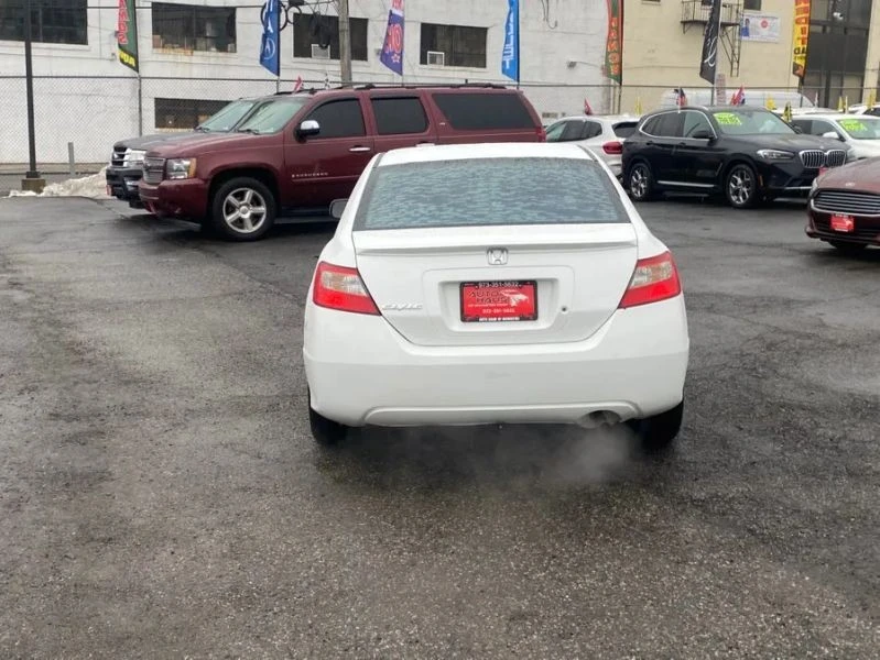 2010 Honda Civic 8th Gen - Image 8 of 12