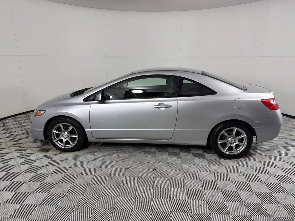 2010 Honda Civic 8th Gen - Image 8 of 23