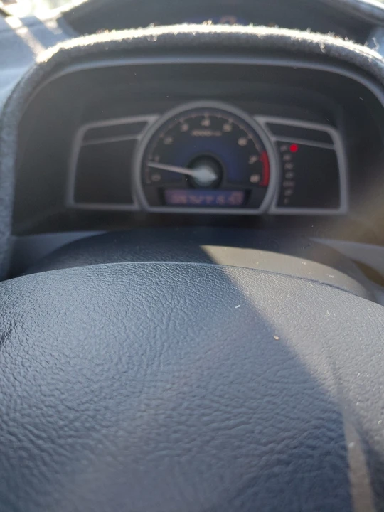 2010 Honda Civic 8th Gen - Image 7 of 12