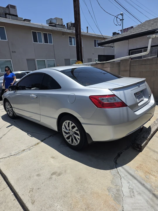 2010 Honda Civic 8th Gen - Image 5 of 5