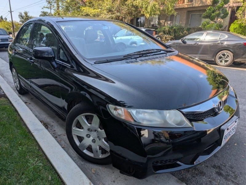 2010 Honda Civic 8th Gen - Image 3 of 12