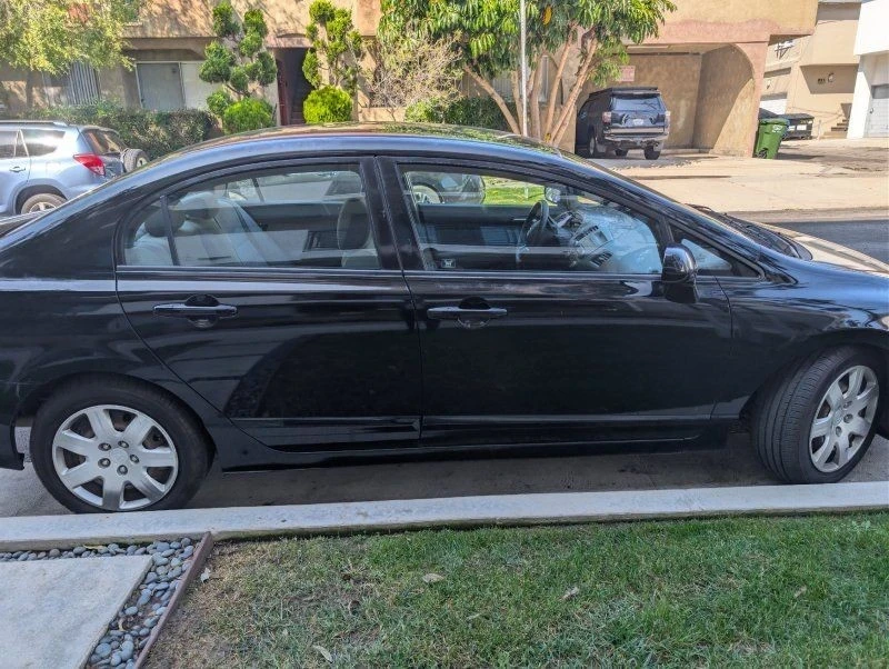 2010 Honda Civic 8th Gen - Image 4 of 12