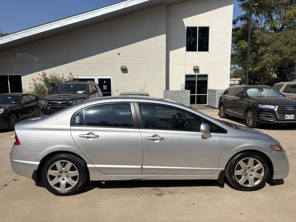 2010 Honda Civic 8th Gen - Image 9 of 19