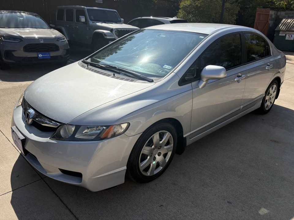 2010 Honda Civic 8th Gen - Image 4 of 19