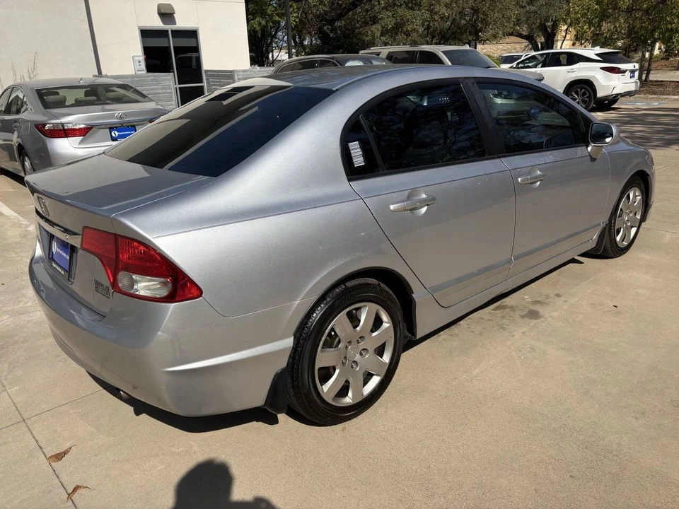 2010 Honda Civic 8th Gen - Image 8 of 19