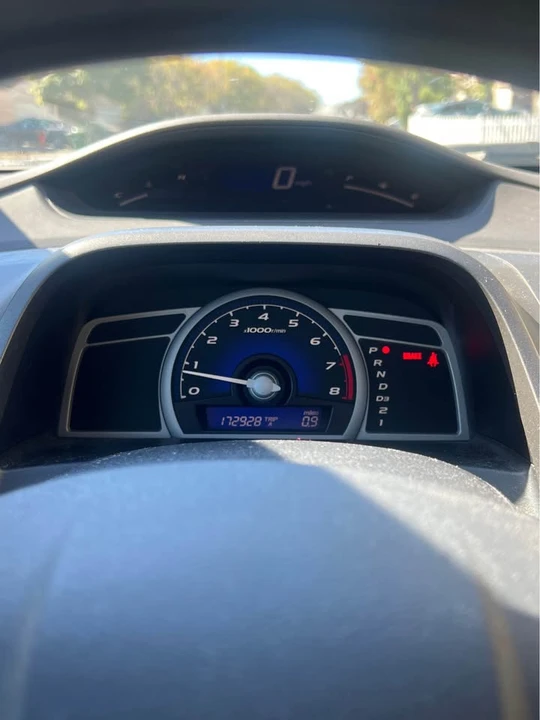 2010 Honda Civic 8th Gen - Image 7 of 12