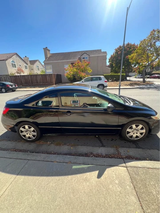 2010 Honda Civic 8th Gen - Image 2 of 12