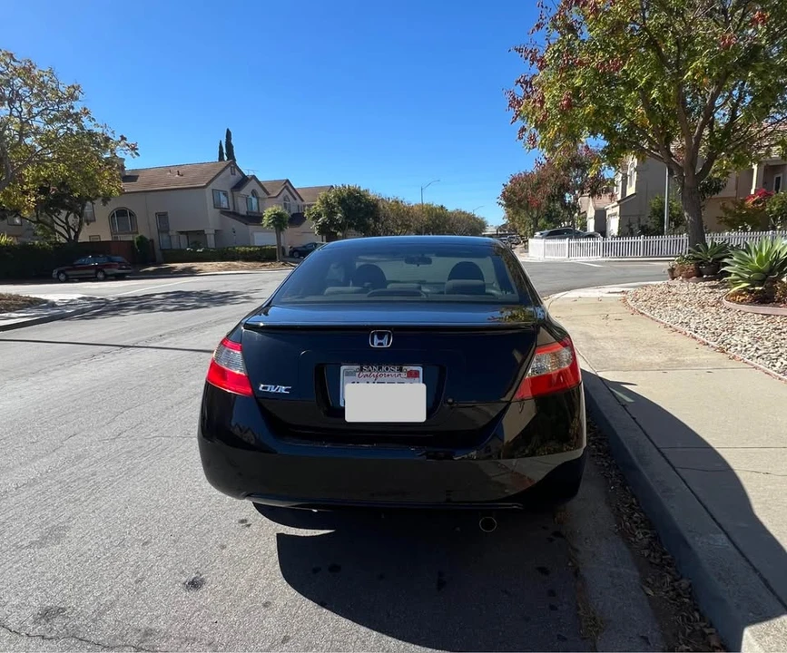 2010 Honda Civic 8th Gen - Image 3 of 12