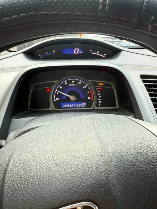 2010 Honda Civic 8th Gen - Image 5 of 5