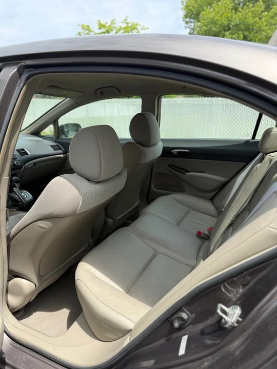 2010 Honda Civic 8th Gen - Image 15 of 16