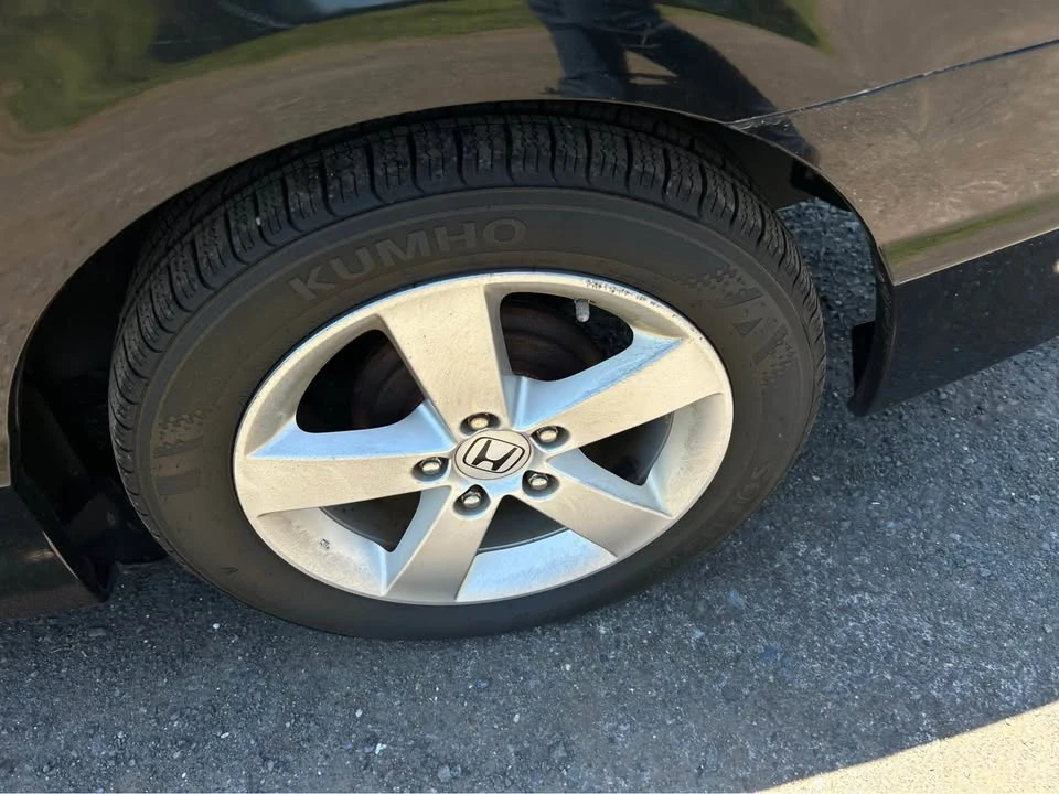 2010 Honda Civic 8th Gen - Image 3 of 13