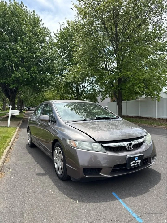 2010 Honda Civic 8th Gen - Image 9 of 16
