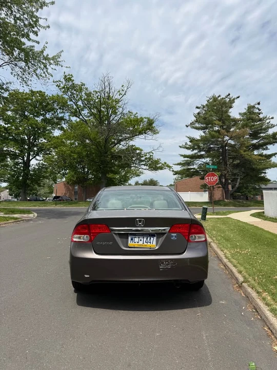 2010 Honda Civic 8th Gen - Image 6 of 16