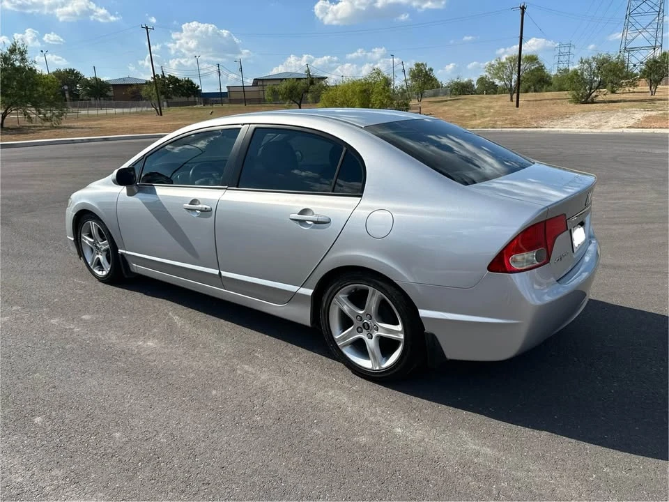 2010 Honda Civic 8th Gen - Image 6 of 10