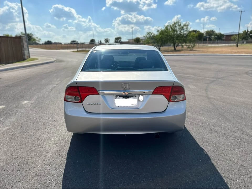 2010 Honda Civic 8th Gen - Image 5 of 10