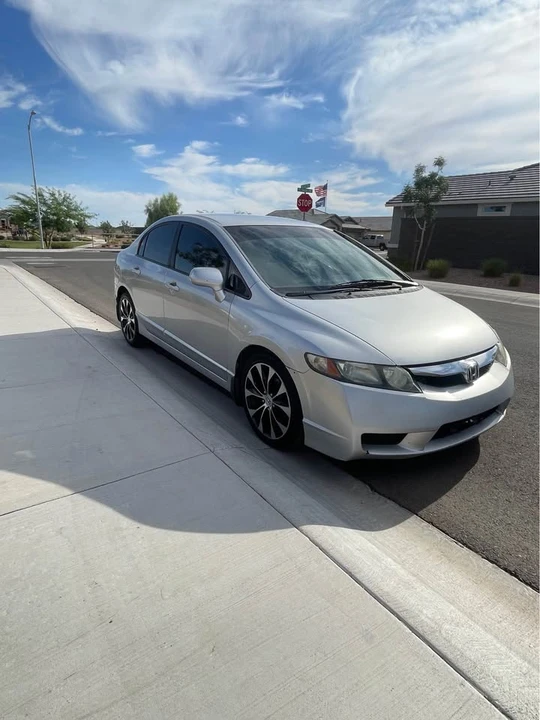 2010 Honda Civic 8th Gen - Image 2 of 20