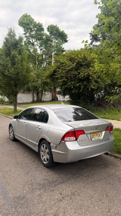 2010 Honda Civic 8th Gen - Image 9 of 21