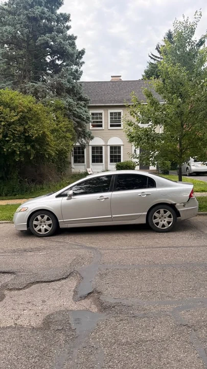 2010 Honda Civic 8th Gen - Image 8 of 21