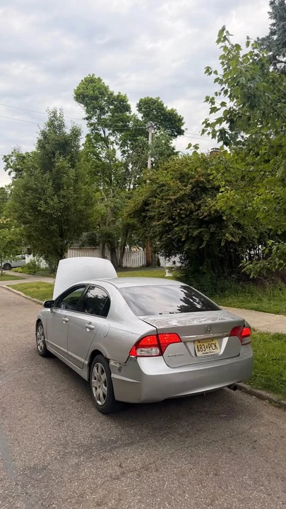 2010 Honda Civic 8th Gen - Image 2 of 21