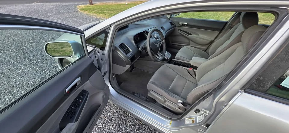2010 Honda Civic 8th Gen - Image 10 of 14