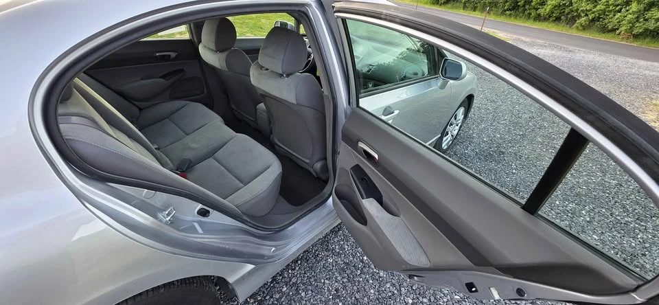 2010 Honda Civic 8th Gen - Image 12 of 14
