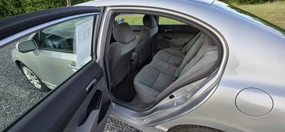 2010 Honda Civic 8th Gen - Image 11 of 14