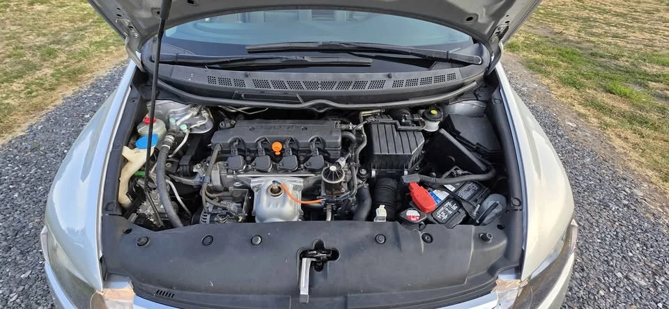 2010 Honda Civic 8th Gen - Image 5 of 14