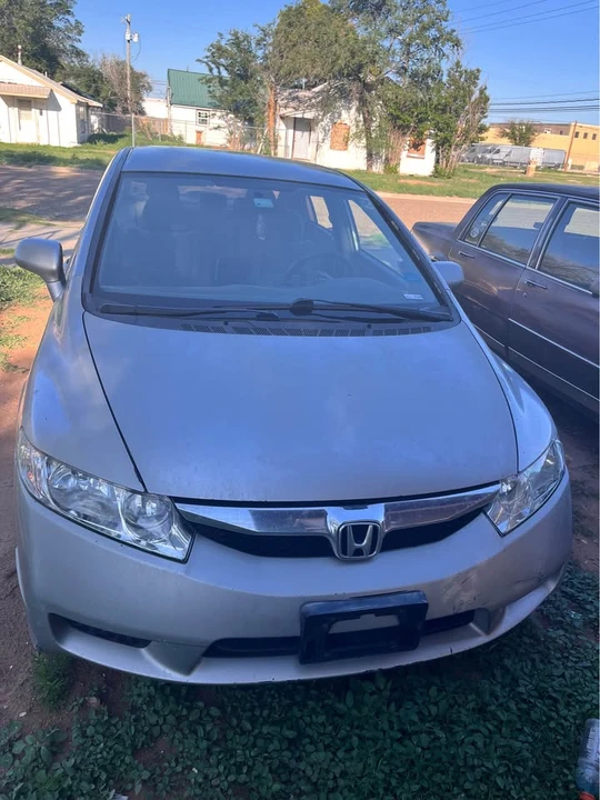 2010 Honda Civic 8th Gen - Image 3 of 7