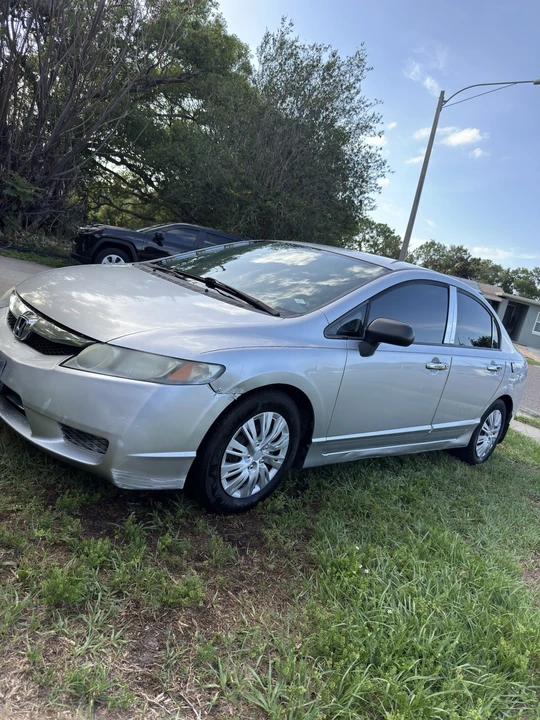 2010 Honda Civic 8th Gen - Image 4 of 5