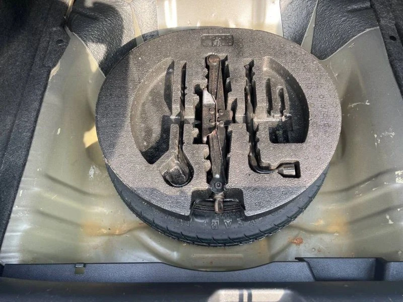 2010 Honda Civic 8th Gen - Image 12 of 12