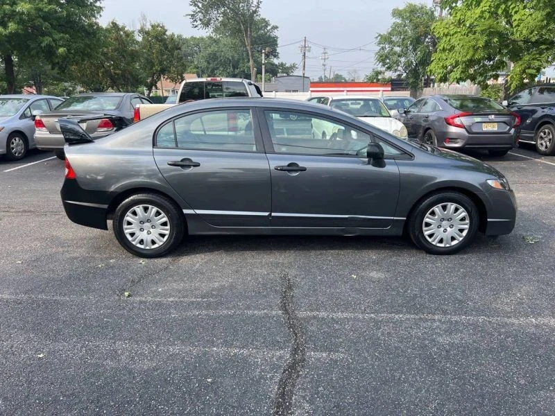 2010 Honda Civic 8th Gen - Image 8 of 12