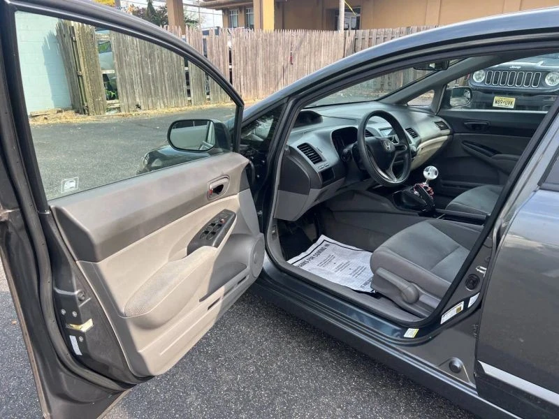 2010 Honda Civic 8th Gen - Image 11 of 12