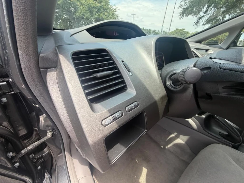 2010 Honda Civic 8th Gen - Image 8 of 20